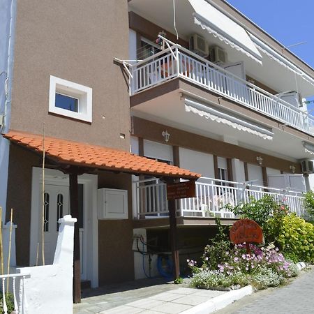 Giannas House Aparthotel Sarti Exteriör bild