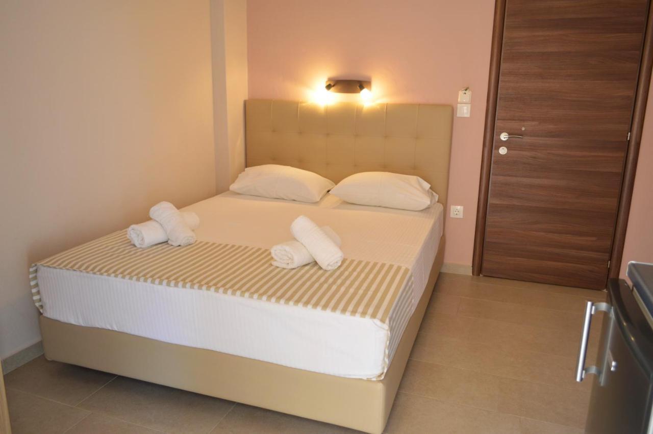 Giannas House Aparthotel Sarti Exteriör bild