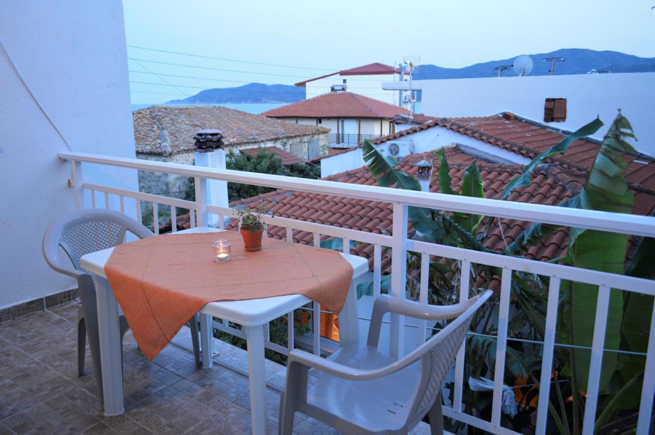 Giannas House Aparthotel Sarti Exteriör bild