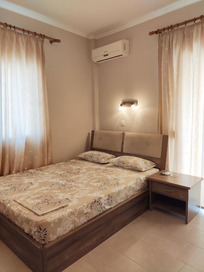 Giannas House Aparthotel Sarti Exteriör bild